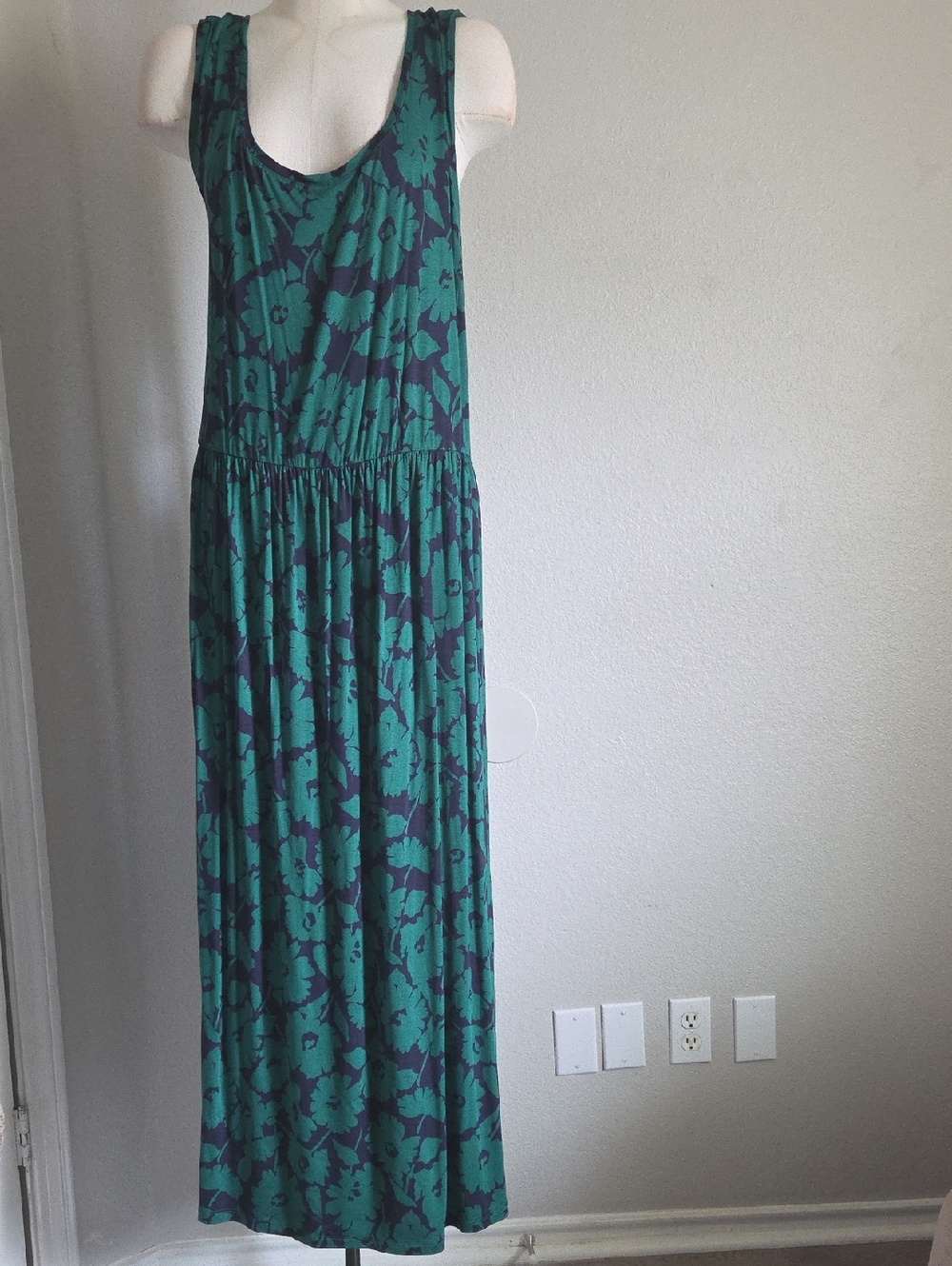 Amazon Essentials Women's Tank Waisted Maxi Dress